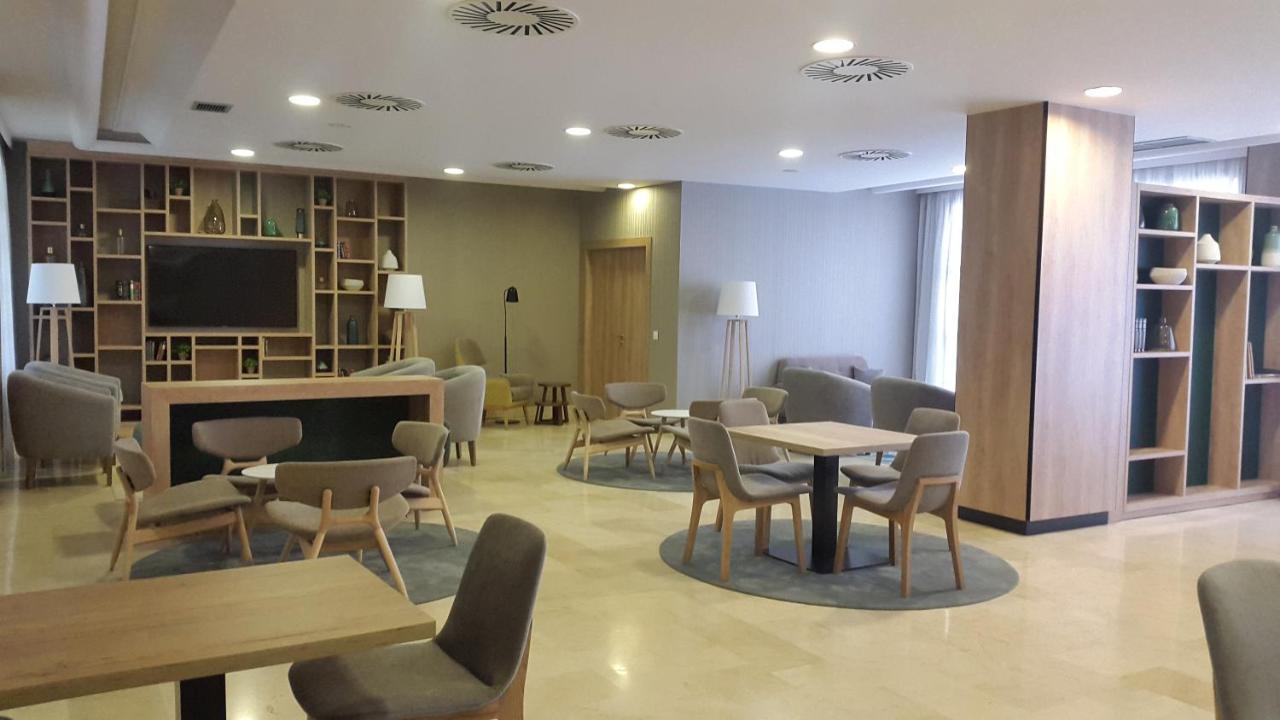 Oroel Hotel & Spa Jaca Exterior photo
