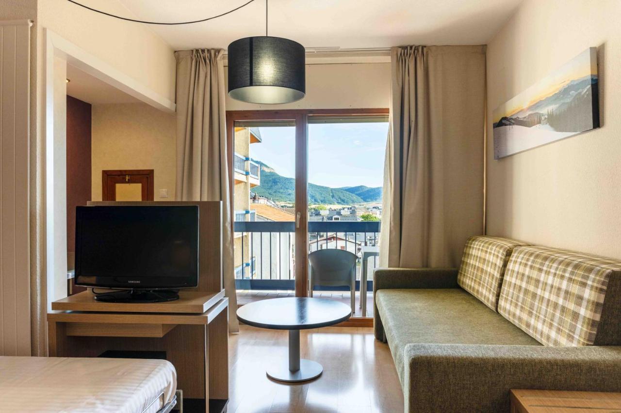 Oroel Hotel & Spa Jaca Exterior photo